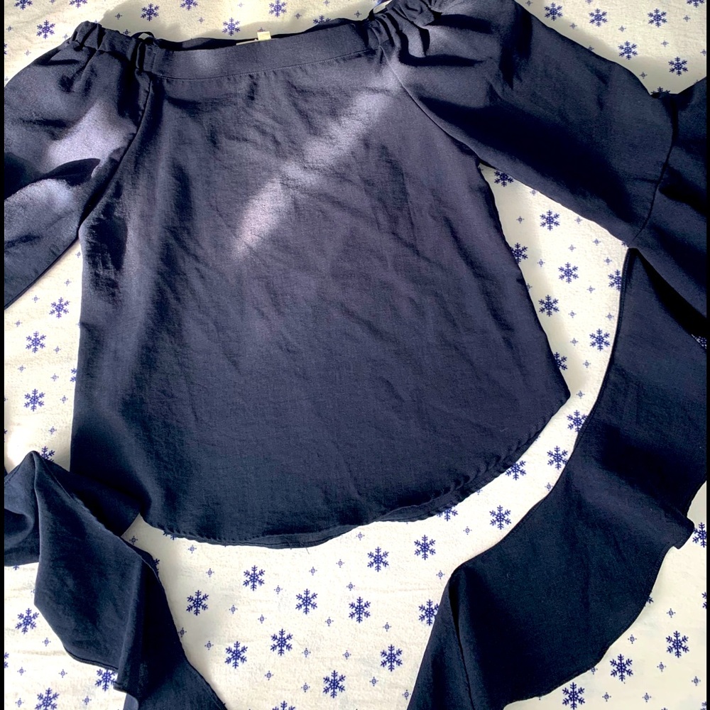 Off the shoulder JOA top with flutter sleeves